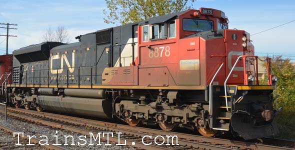 Locomotive CN8878 right side / coté droit